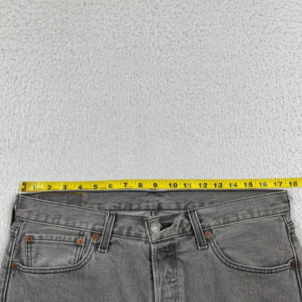 Levis Jeans Mens 33x30 Grey 501 Original Fit Button Fly Classic Streetwear